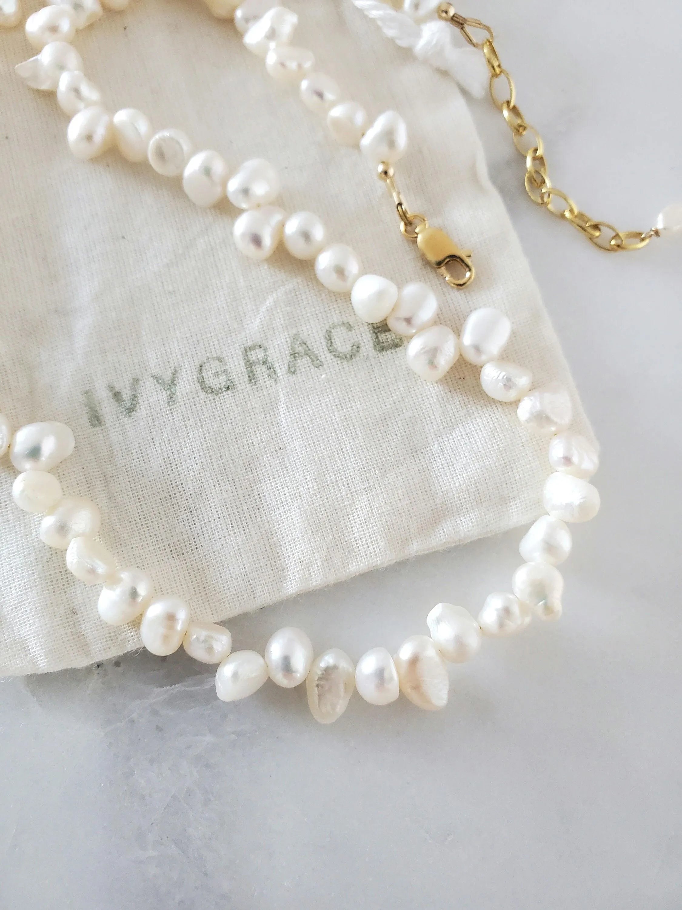 Aria women's pearl necklace